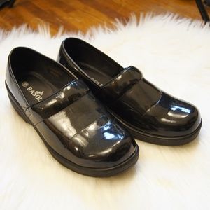 Rasolli Skid Resistant Loafers 10 NWOT